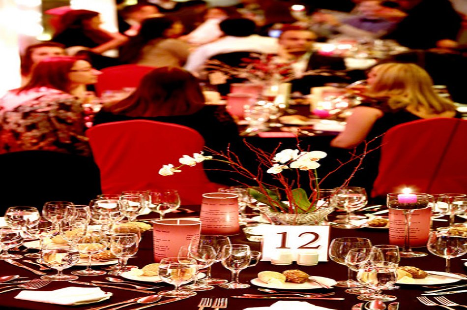 Dinner & Cruise with Live music on Christmas Eve in Budapest