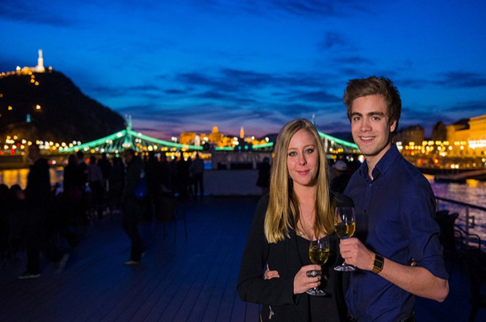 Party & Cruise - Pub Crawl (optional) - Budapest