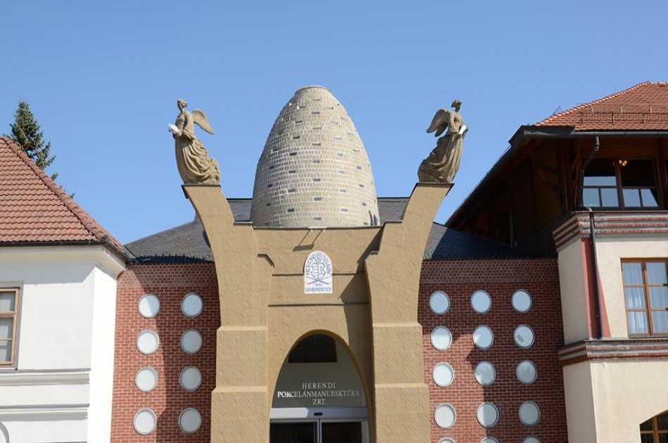 Private Lake Balaton & Herend Tour