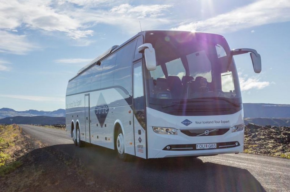 Reykjavik to Keflavik Airport with Hotel Pick Up