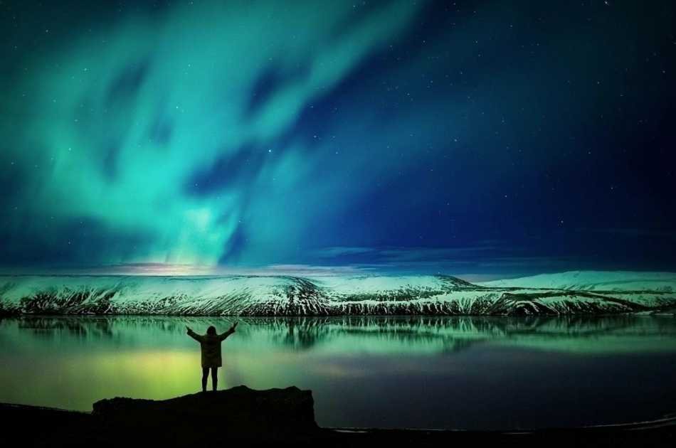 secret-lagoon-northern-lights-hunt