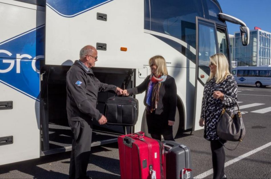 Transfer from Keflavik Airport to Reykjavik Hotels