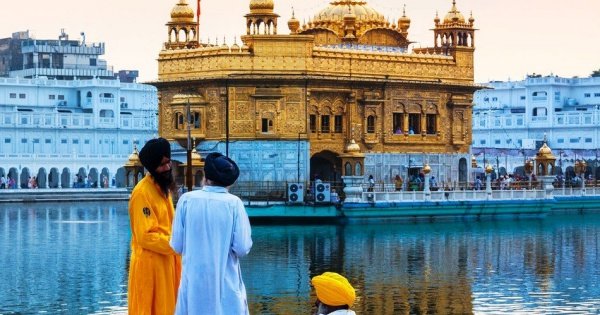 3 Days Taj Mahal Agra with Golden Temple Amritsar Tour from Delhi.