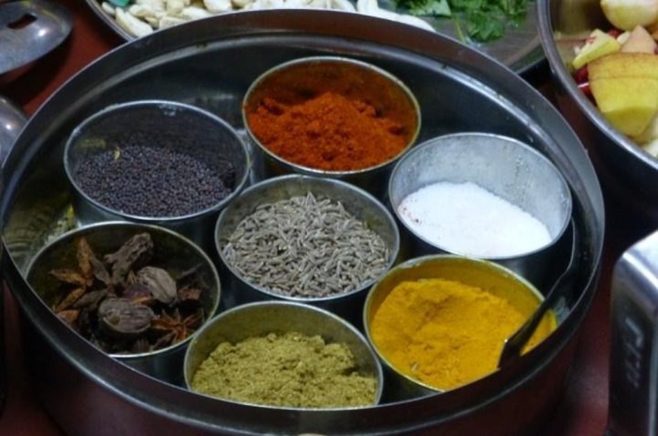 3 Hours Authentic Indian  Cooking Classes at Local Home