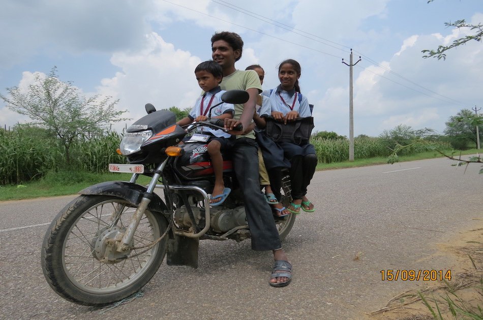 Abhaneri Step Well and Monkey Temple Private Day Tour