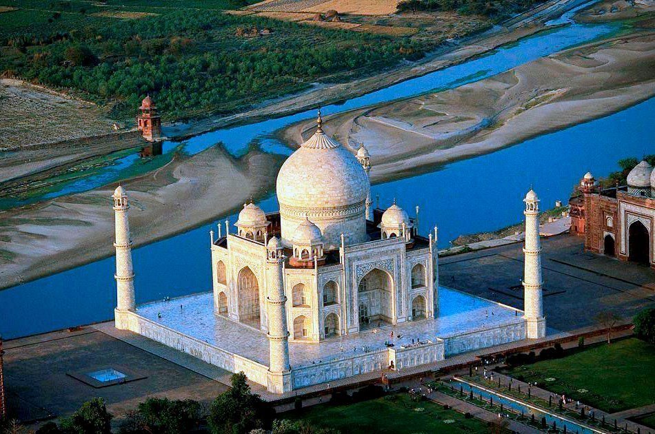 Agra and Taj Mahal Day-Trip from New Delhi with Lunch