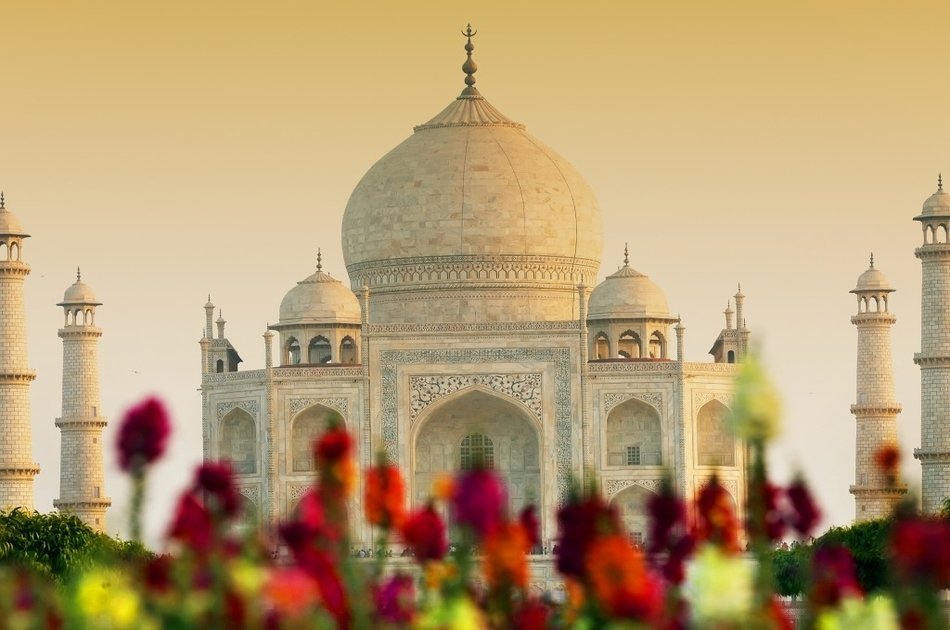 Agra and Taj Mahal Day-Trip from New Delhi with Lunch