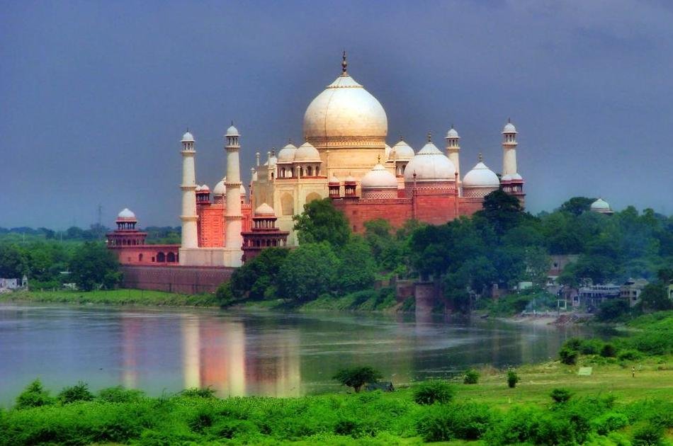Agra Day Trip: Taj Mahal by Super Fast Train from Delhi
