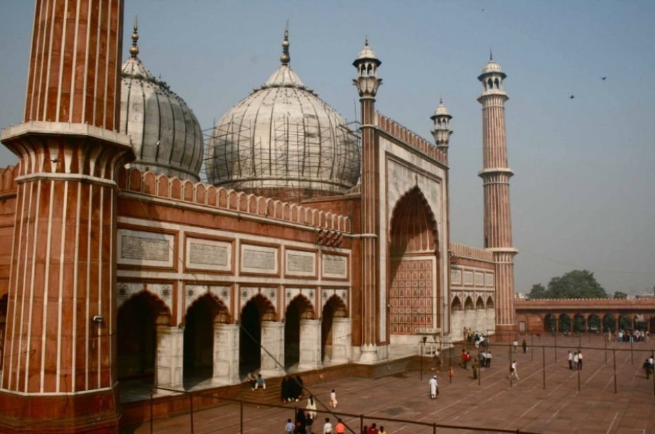 Delightful Private Day City Tour from Delhi to Agra