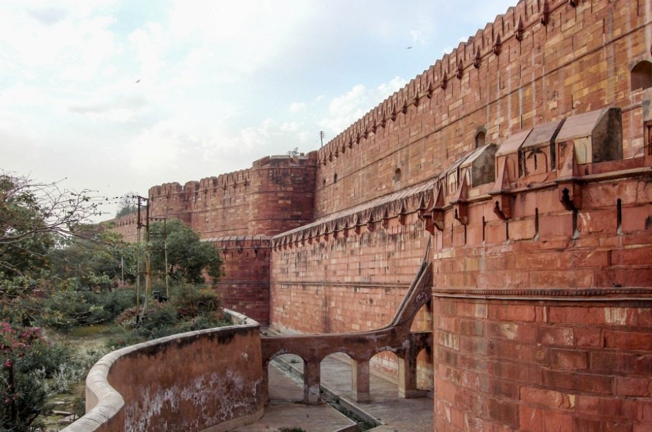 Delightful Private Day City Tour from Delhi to Agra