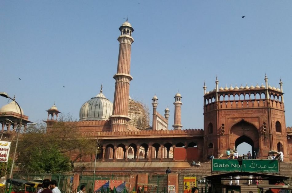 Delightful Private Day City Tour from Delhi to Agra