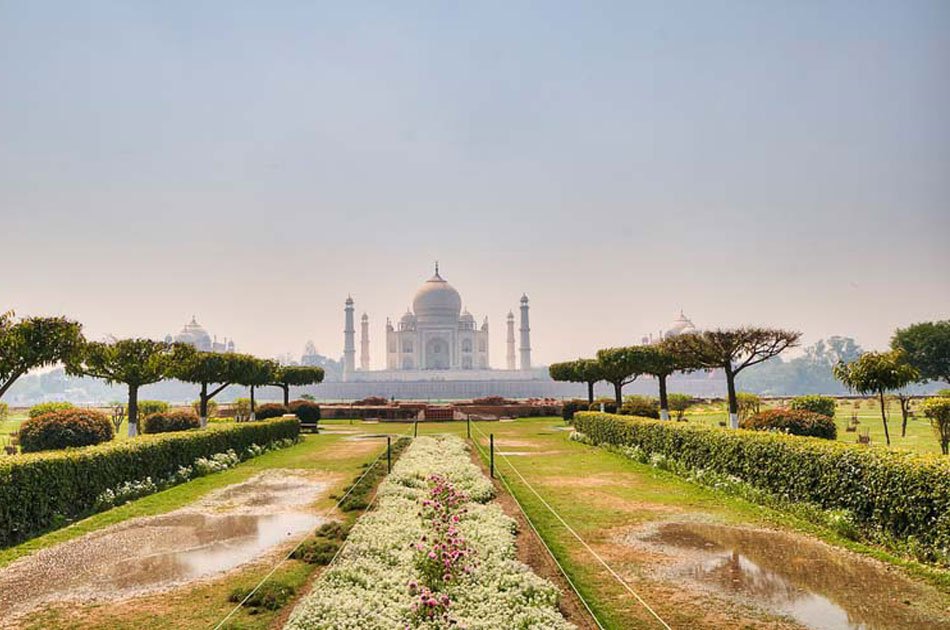 Exclusive Taj Mahal Tour by Train - Gatimaan Express From Delhi