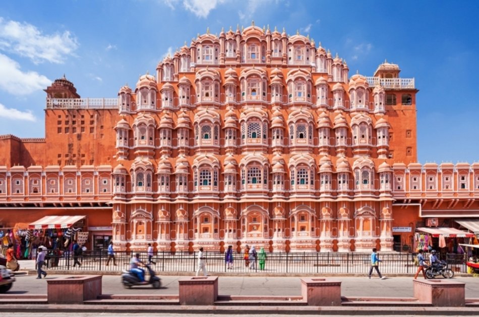 Explore Agra From Jaipur And Drop At New Delhi With Transport