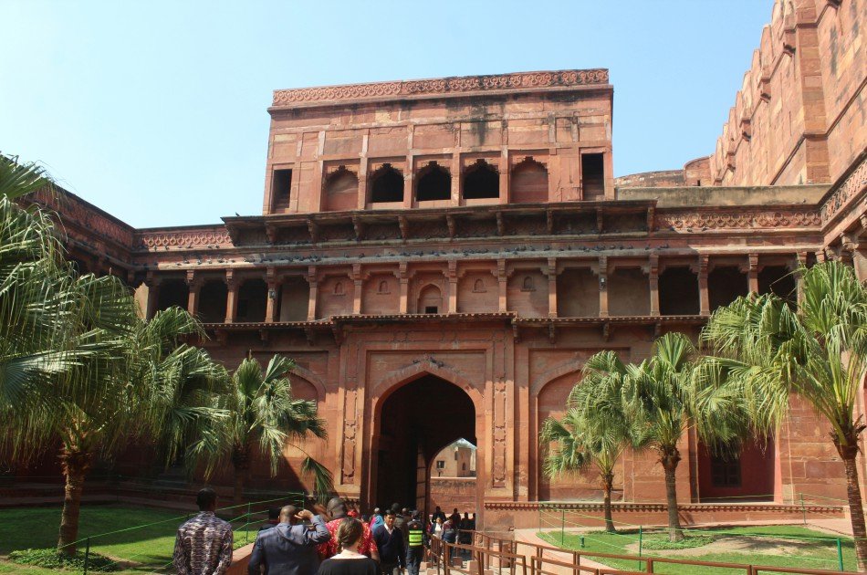 From Delhi Taj Mahal and Agra Fort Private Tour By India's fastest Train