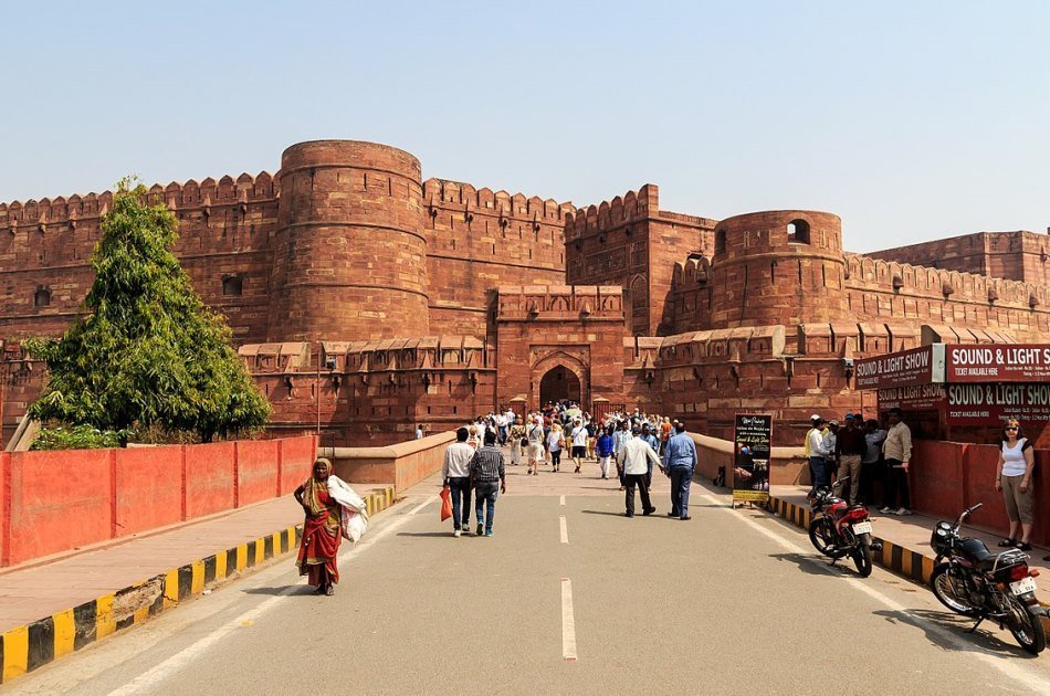 Full-Day Private City Tour of Agra visit Taj Mahal and Agra Fort