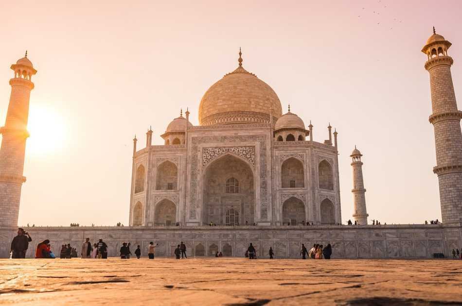 Full Day Private Tour of Taj Mahal and Agra Fort from Delhi