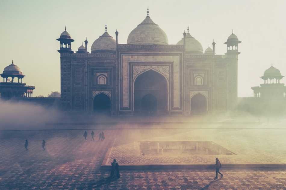 Full Day Private Tour of Taj Mahal and Agra Fort from Delhi