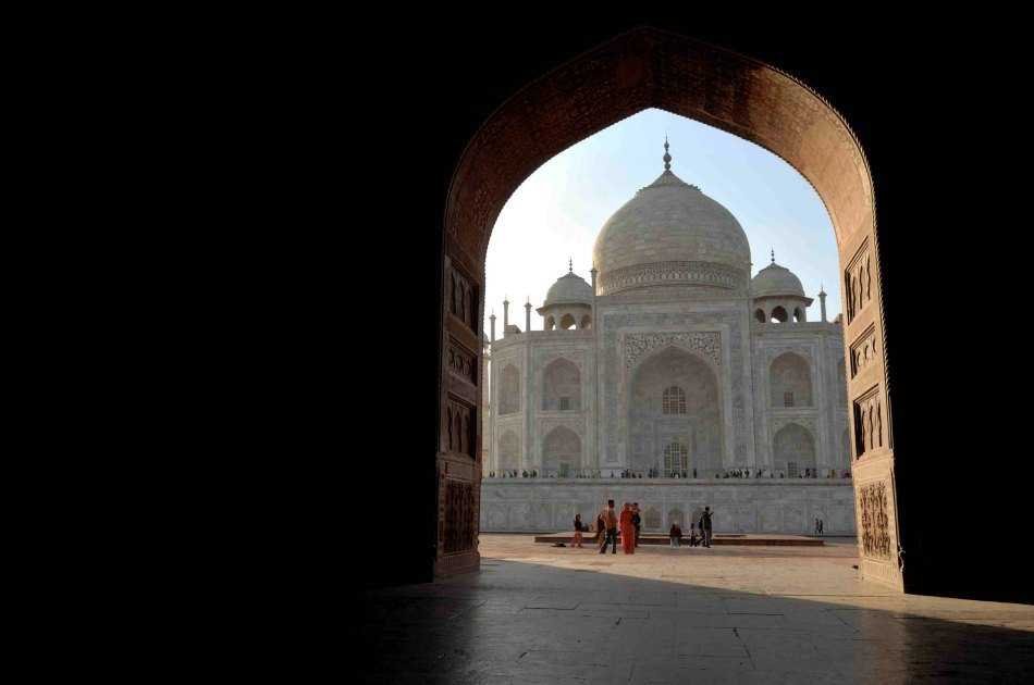 Full Day Private Tour of Taj Mahal and Agra Fort from Delhi