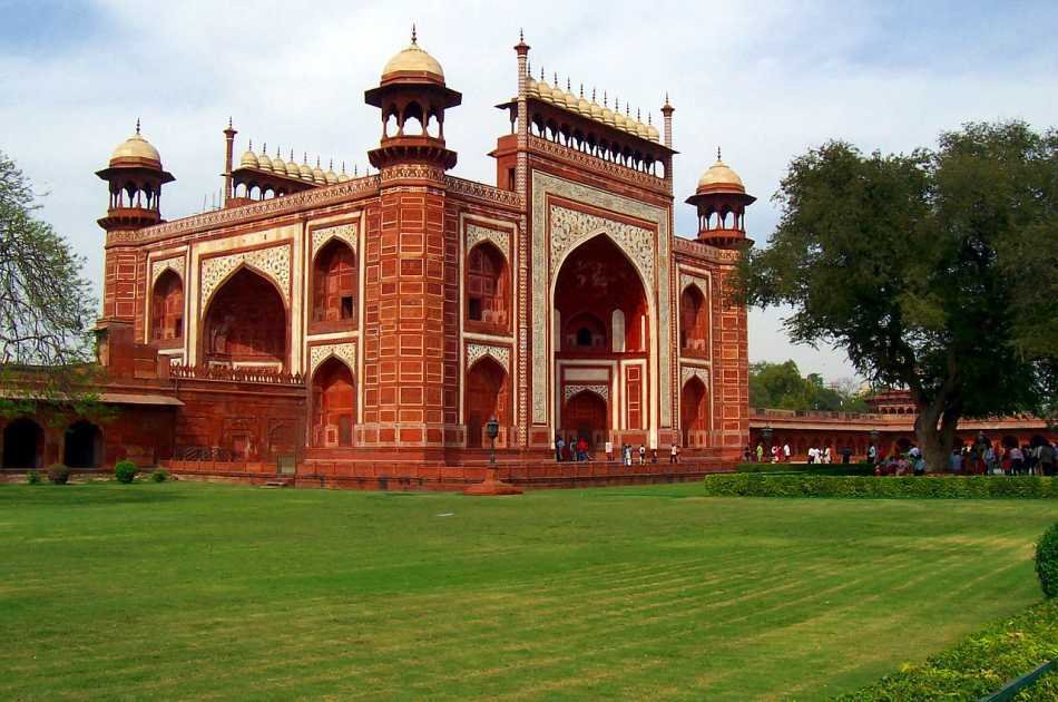 Full Day Private Tour of Taj Mahal and Agra Fort from Delhi