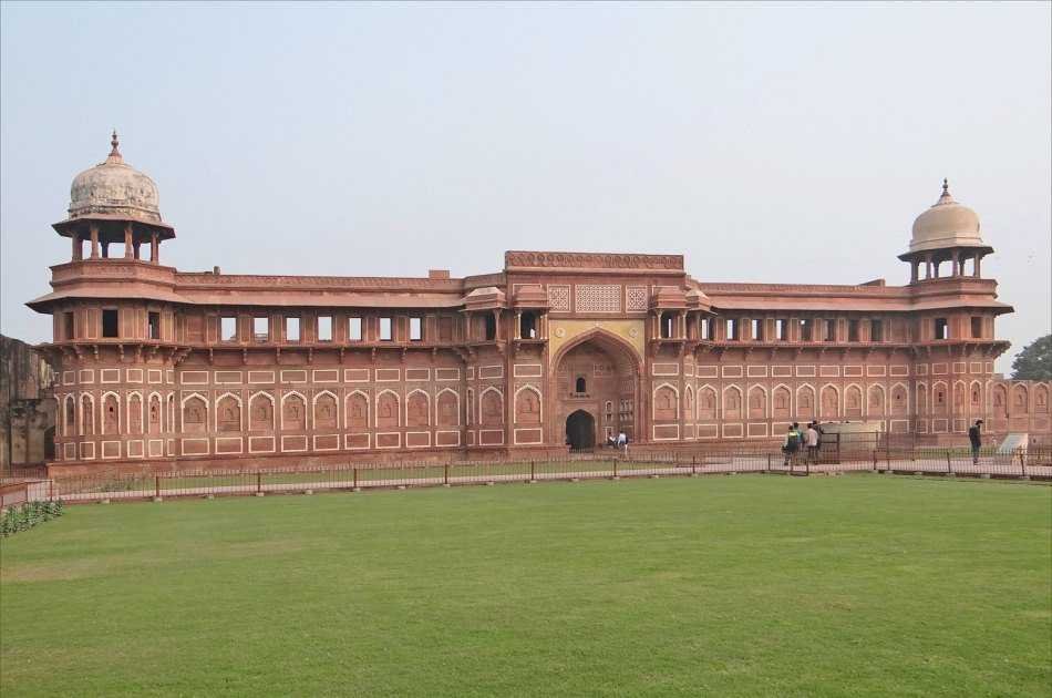 Full Day Private Tour of Taj Mahal and Agra Fort from Delhi