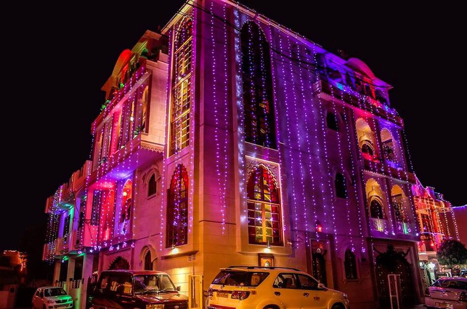 Jaipur Private Tour With Indian Family