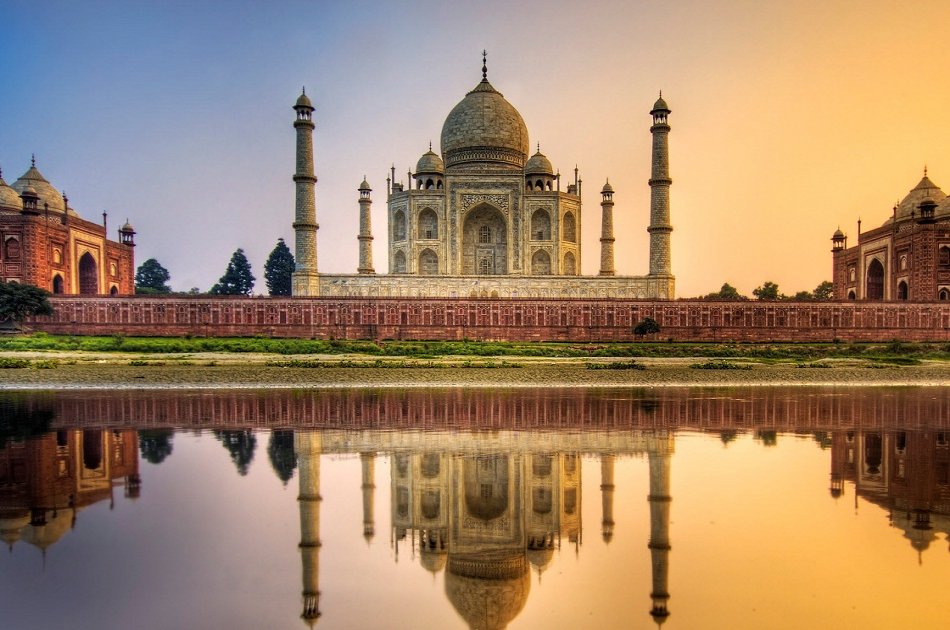Magnificent Taj Mahal Tour With Boat Ride in River Yamuna