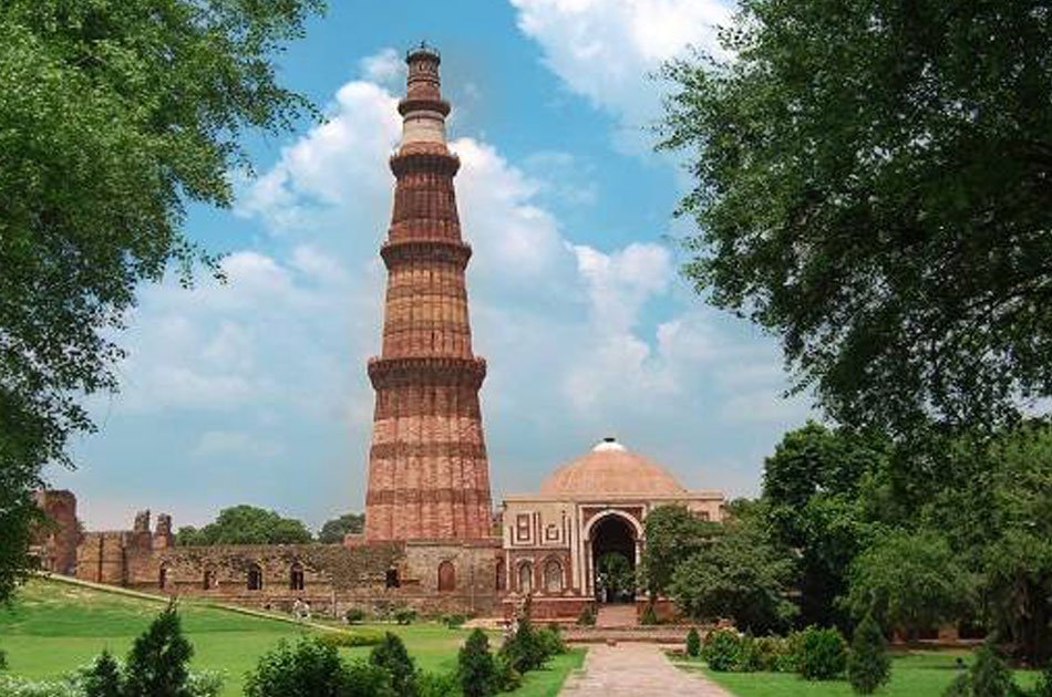 New Delhi & Old Delhi Full Day City Tour by Private AC Car