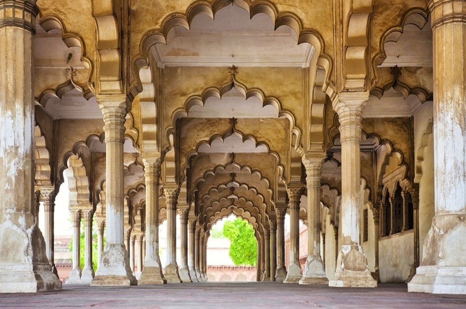 Personalized Day Tour of Agra  by the Fast Train From New Delhi