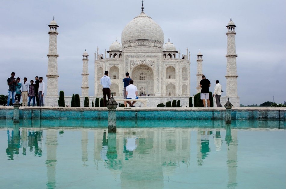 Private Day Tour of Taj Mahal & Agra From New Delhi by Private Car