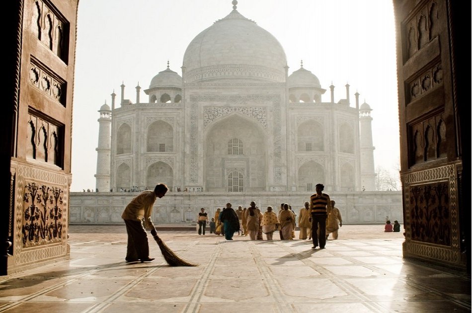 Private Day Tour of Taj Mahal & Agra From New Delhi by Private Car