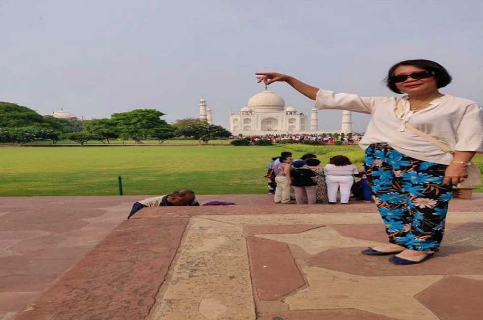 Private Same Day Taj Mahal Tour By Car From Delhi