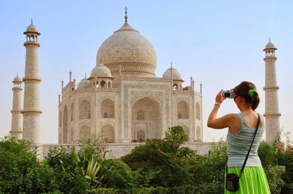 Private Sunrise Taj Mahal & Agra Tour from Delhi