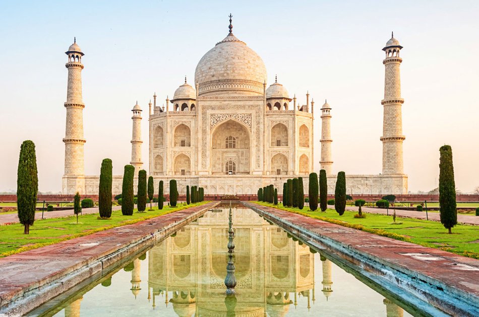 Private Sunrise Taj Mahal & Agra Tour from Delhi