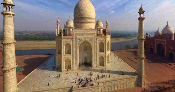 Private Taj Mahal Day Trip By Car from Delhi