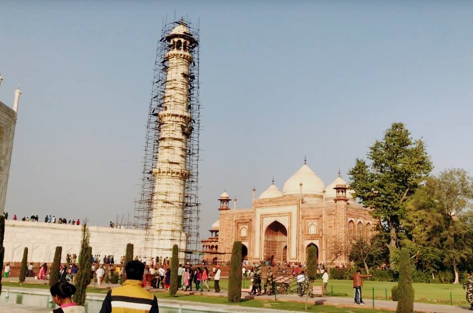 Private Taj Mahal Same Day Tour By Car From Delhi