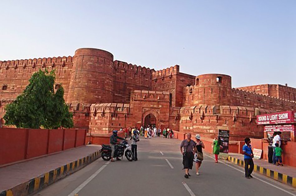 Private Tour: Sunrise Taj Mahal and Agra Fort Including Breakfast and Entrance fees