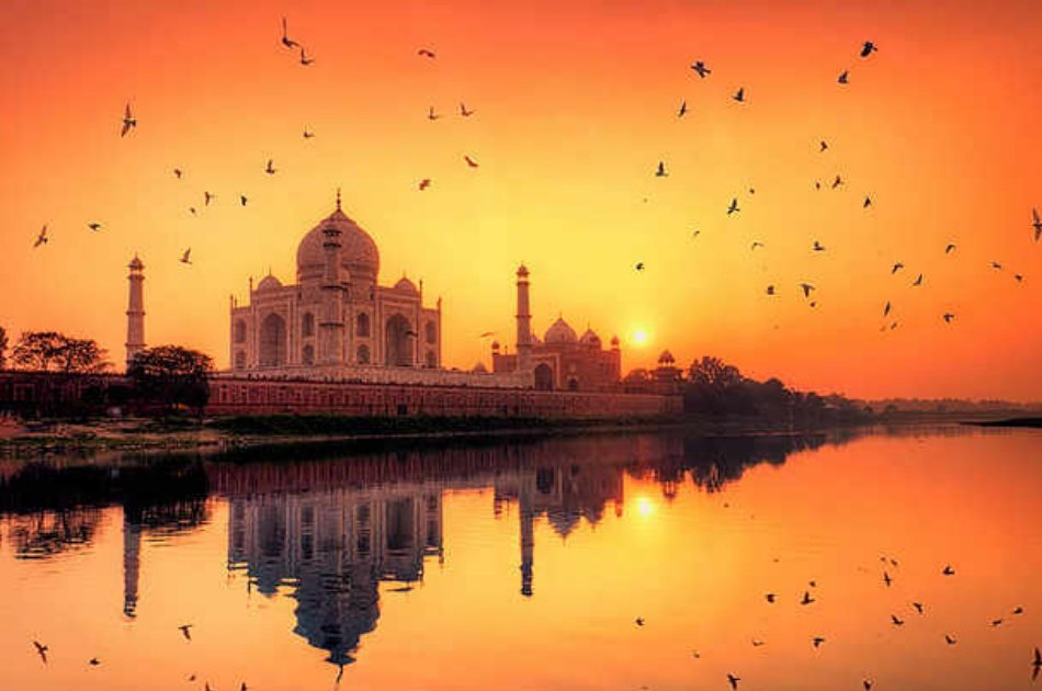 Private Tour: Taj Mahal Sunrise Tour from New Delhi