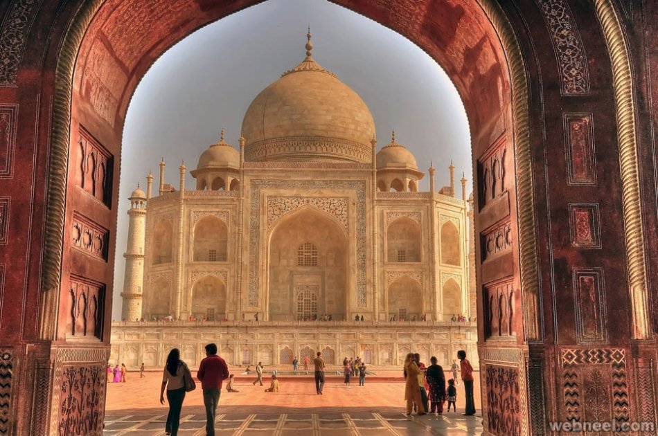 Same day Taj Mahal tour from Delhi by car with baby Taj
