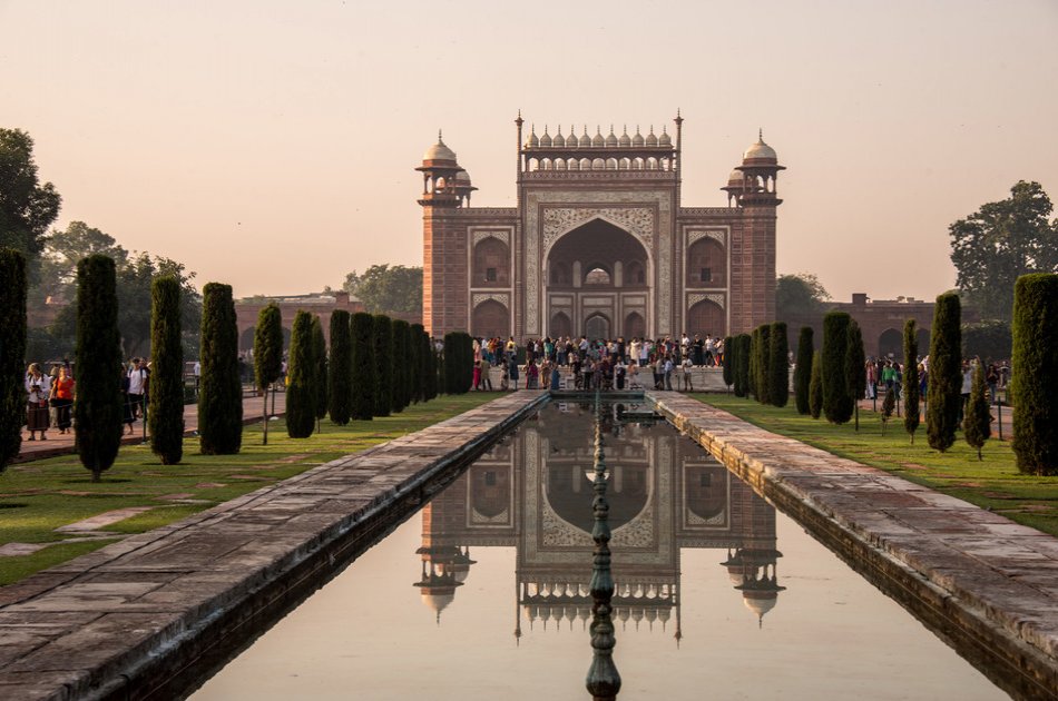 Sunrise Private Tour of Tajmahal (Delhi Agra Same Day by Car)