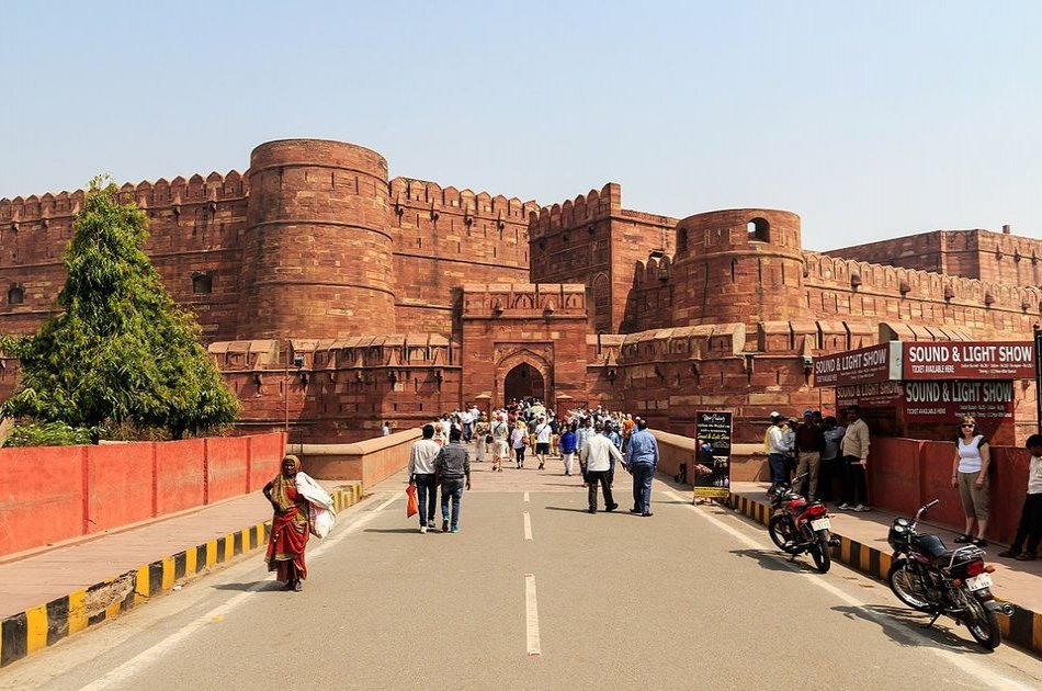 Sunrise Taj Mahal and Agra Tour From Delhi - By Car