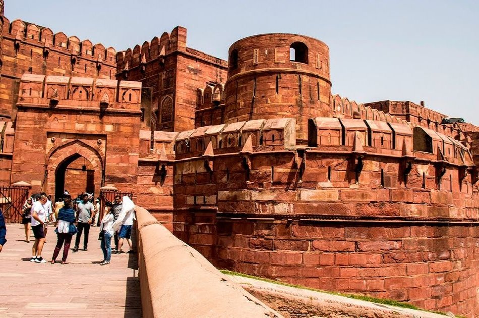 Sunrise Taj Mahal and Agra Tour From Delhi - By Car