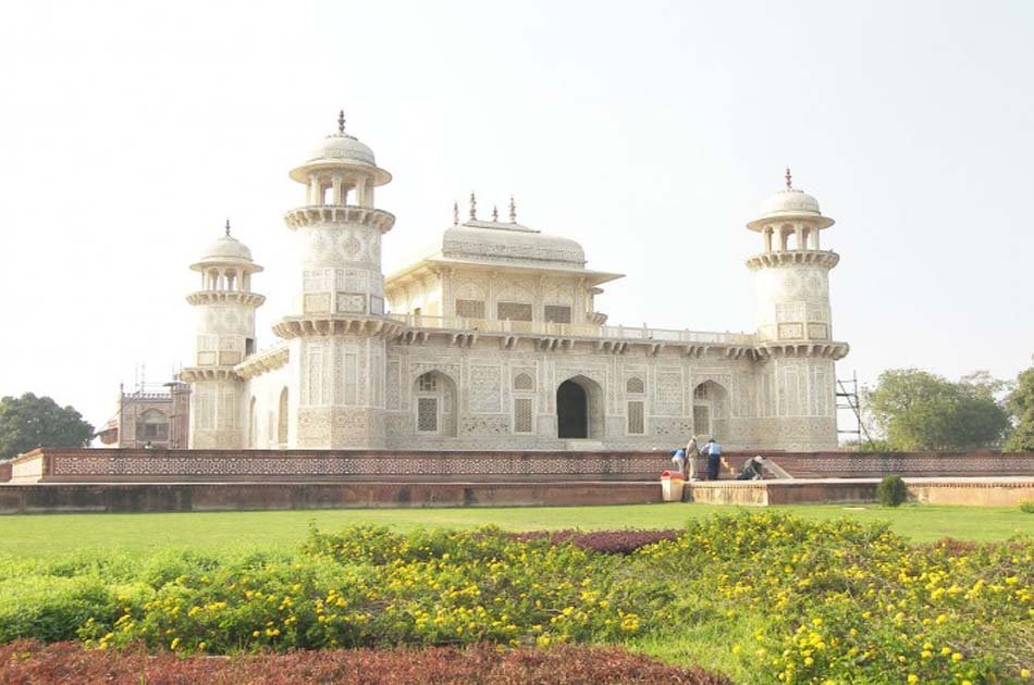Taj Mahal & Agra Private Overnight Tour from Delhi