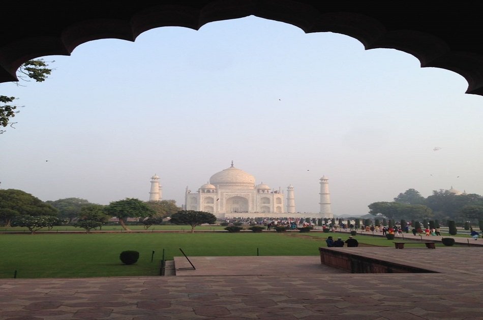 Taj Mahal Private Day Tour From New Delhi with Agra Fort & Fatehpur Sikri