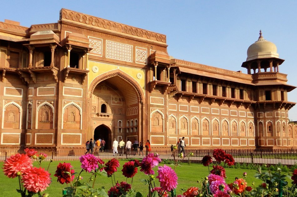 Taj Mahal Sunrise Private Tour from Delhi