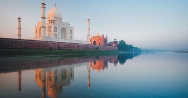 Taj Mahal Sunrise Private Tour from Delhi