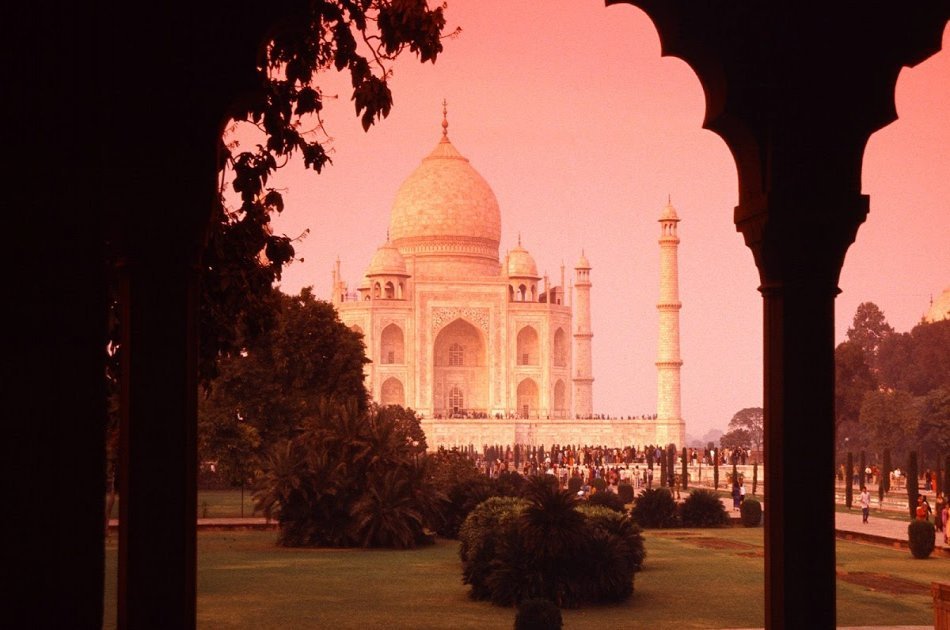 Taj Mahal Sunrise Private Tour from Delhi