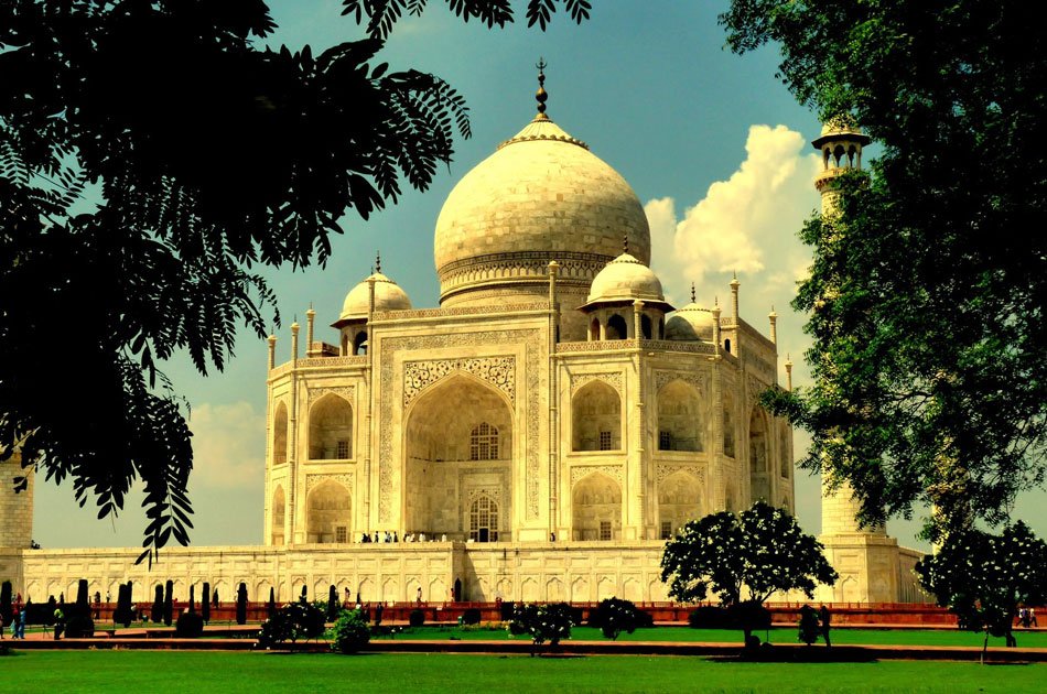 Taj Mahal Tour by Gatimaan Express Train from Delhi