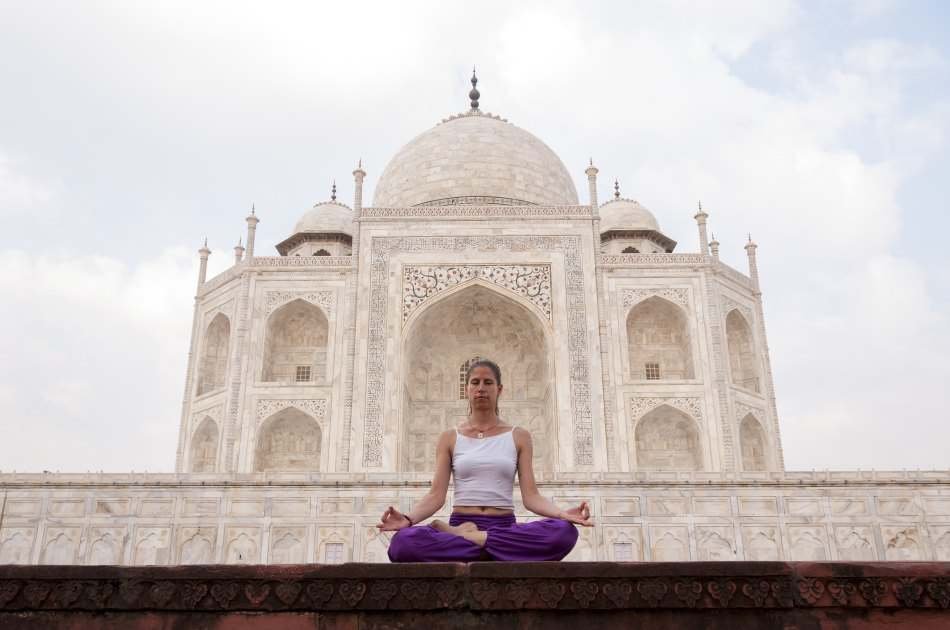 Taj Mahal Tour With Yoga Classes