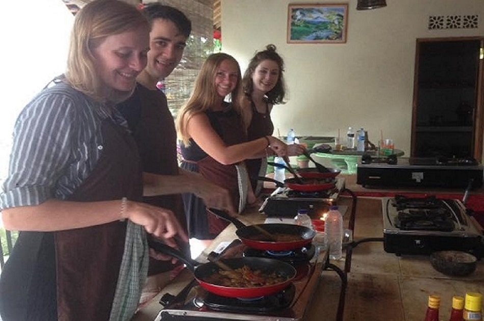 Afternoon Cooking Class in Ubud and Market Tours