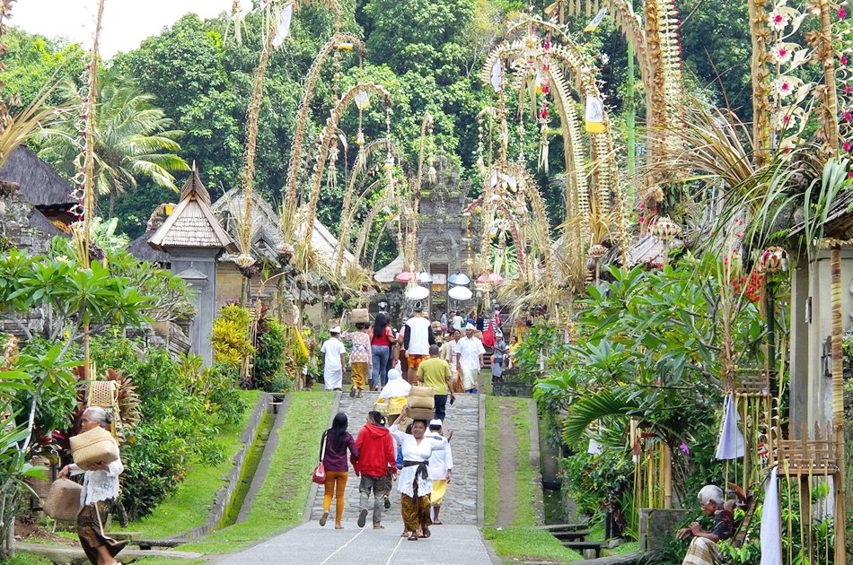 Bali's Mount Batur, Barong Dance, & Penglipuran Village Tour